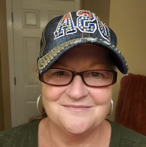 Meet your Posher, Lori